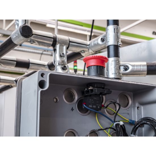 Picture of Single contact block with body fixing collar, Harmony XB5, plastic, screw clamp terminal, 2NC