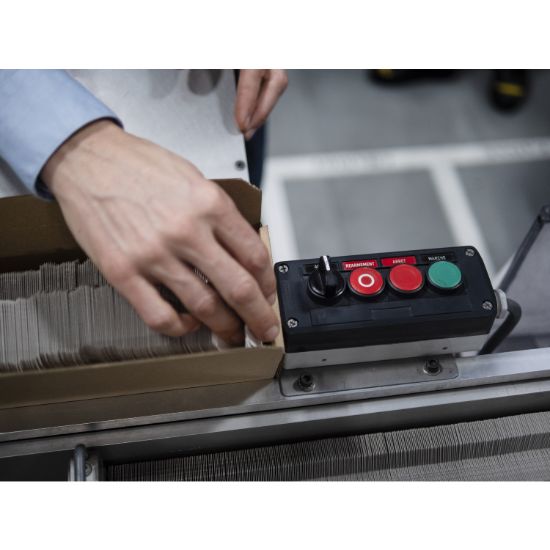 Picture of Single contact block with body fixing collar, Harmony XB5, plastic, screw clamp terminal, 2NO