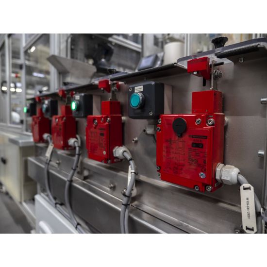 Picture of Single contact block with body fixing collar, Harmony XB5, plastic, screw clamp terminal, 2NO