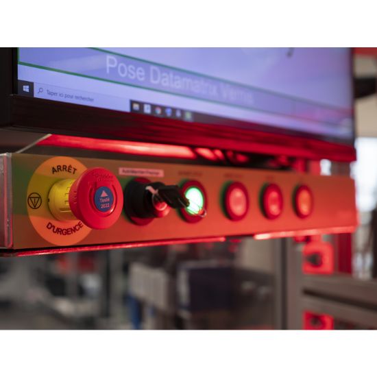 Picture of Head for illuminated selector switch, Harmony XB5, universal LED,  green handle, flush, 22mm, 2 positions, stay put