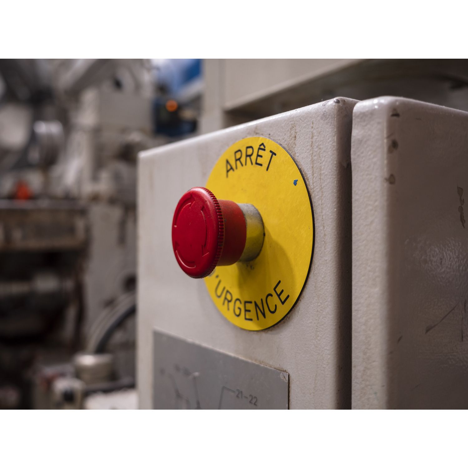 Picture of Marked legend, Harmony XB4, plastic, yellow, 90mm, for emergency stop, marked EMERGENCY STOP with logo ISO13851