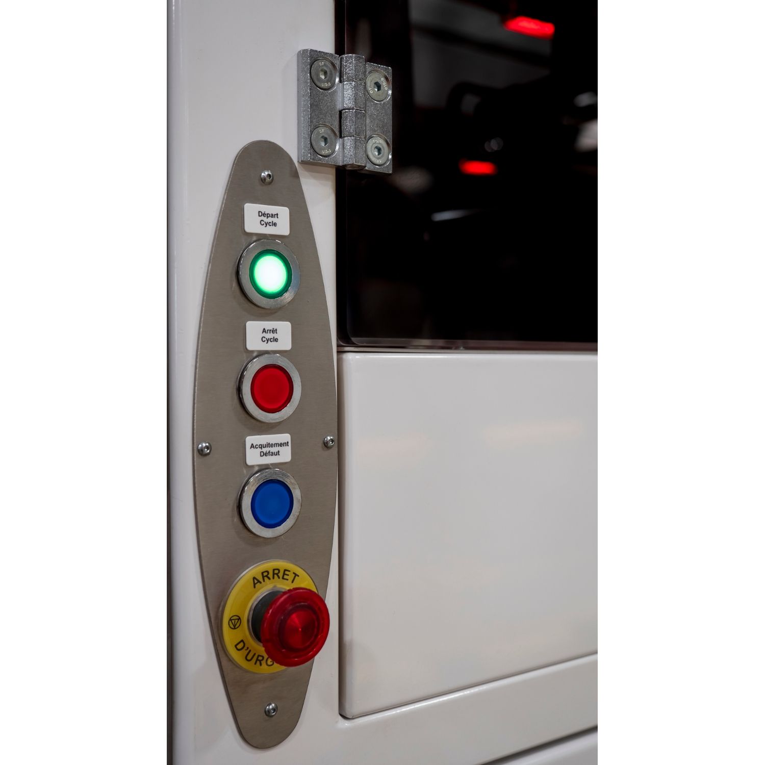 Picture of Pilot light, Harmony XB4,metal, green flush mounted, 30mm, universal LED, plain lens, 24V AC DC