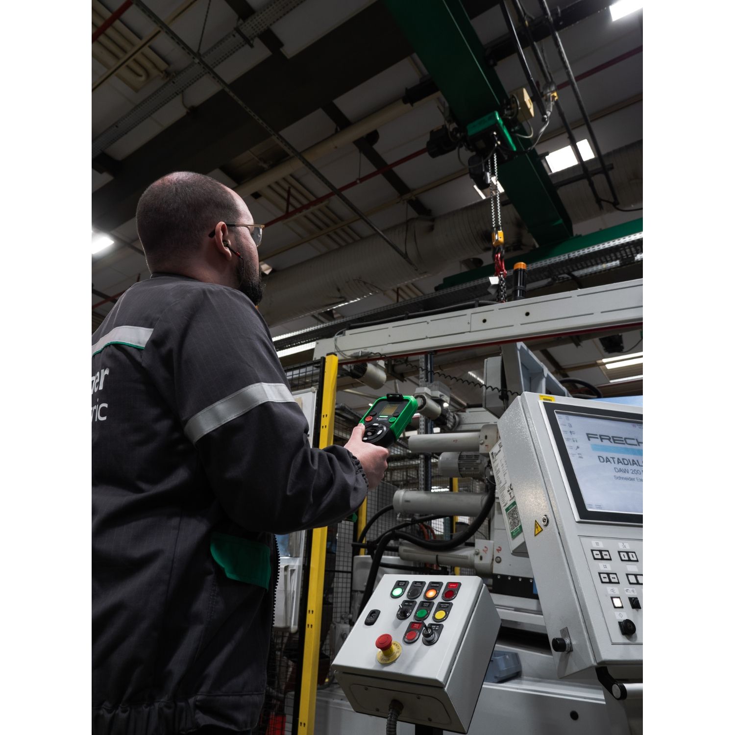 Picture of System with charger, Harmony eXLhoist, standard, shoulder belt, cable USB/RJ45 and config software