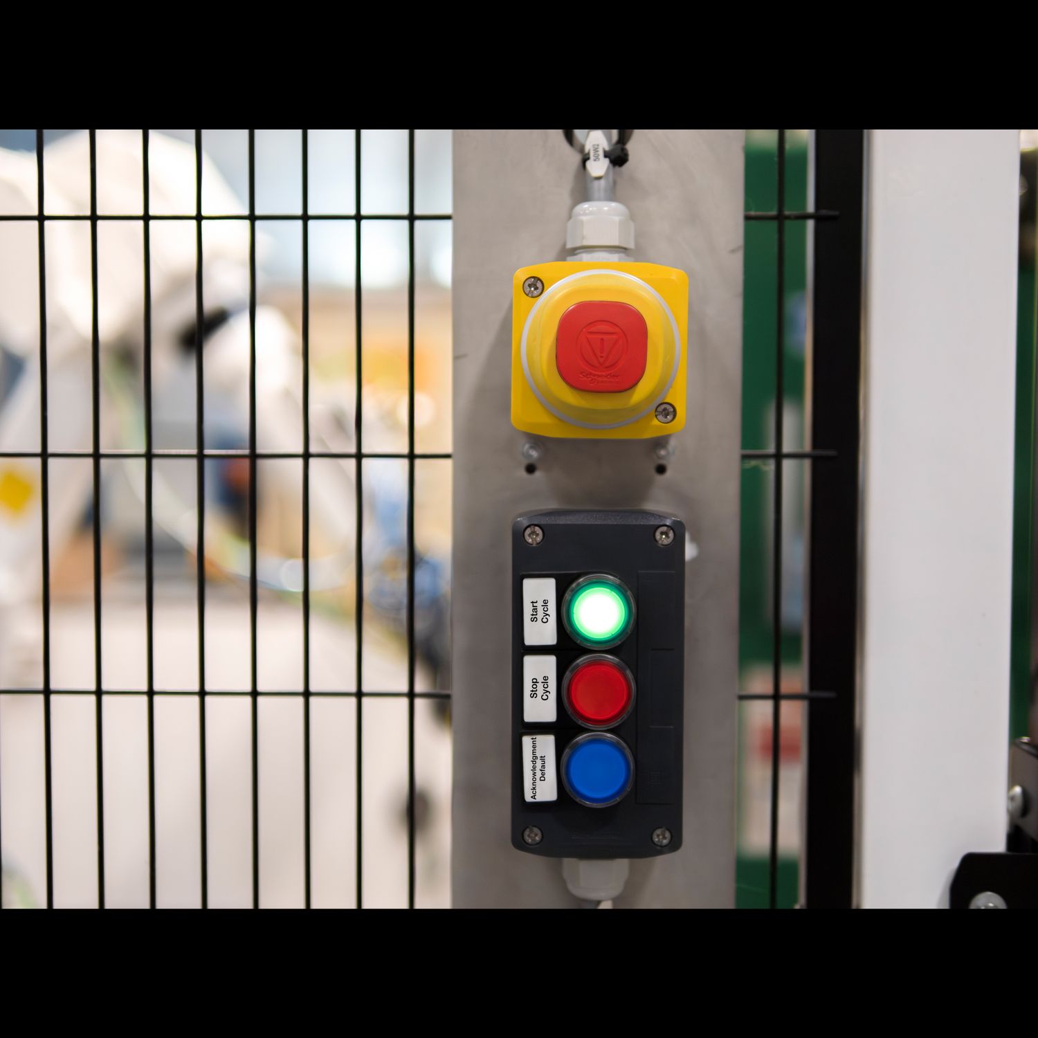 Picture of Panel mounted timer monofunction, Harmony XB5, plastic, 22mm, time delay 3...60min, 100...240V AC DC