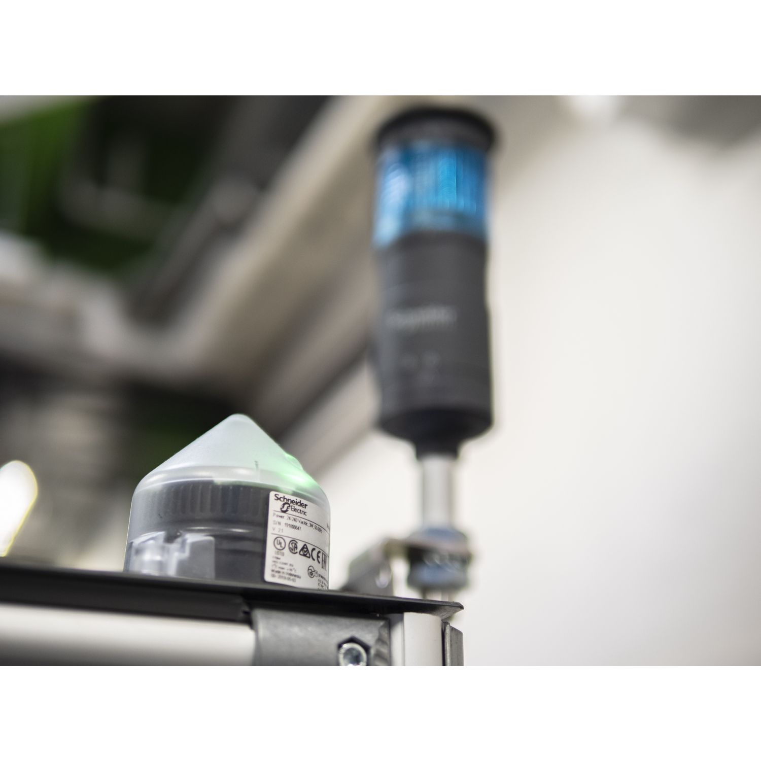 Picture of Wireless and batteryless range, Harmony XB5R, passive antenna to pass through a wall, cable 0.9m, connector SMA female