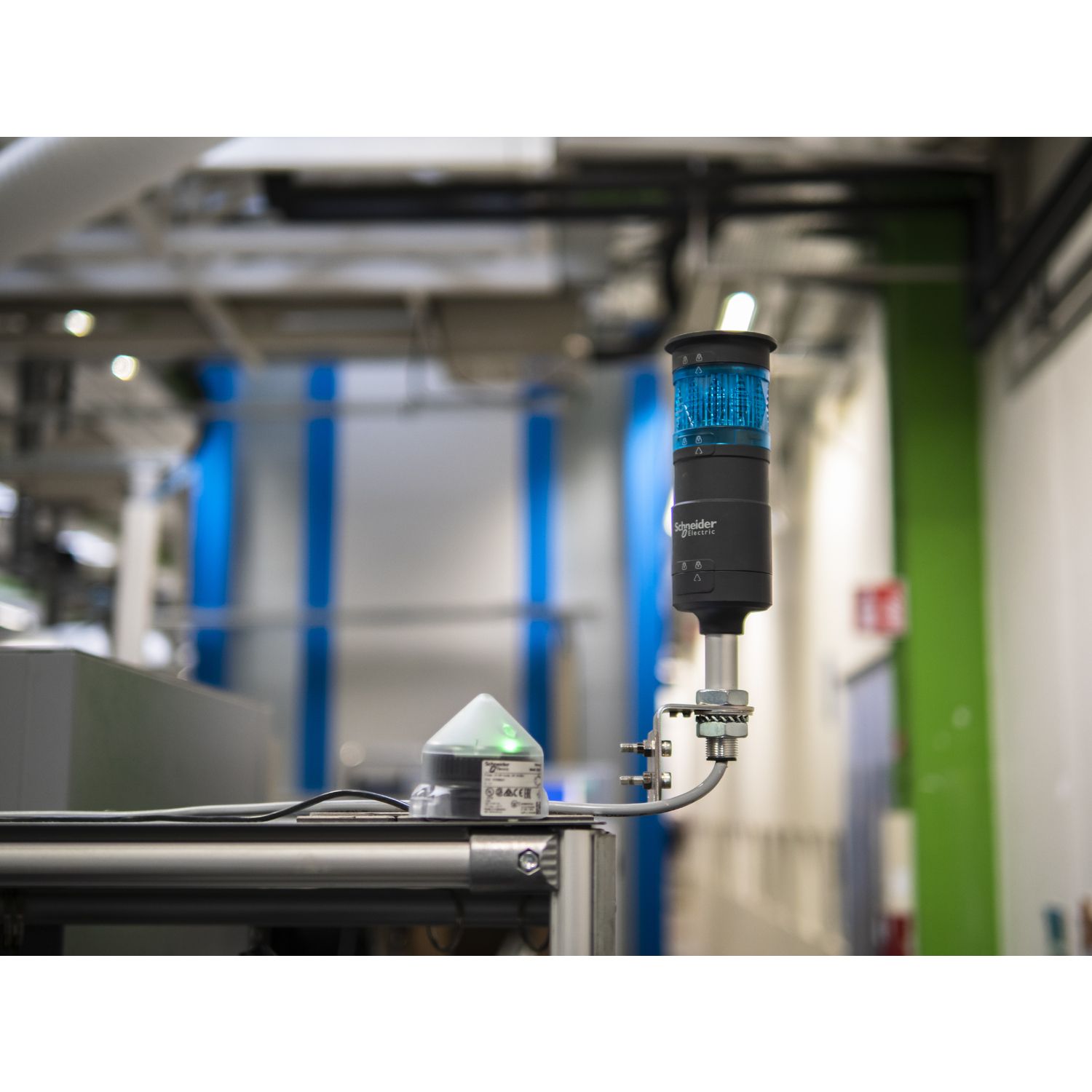 Picture of External antenna for harmony Hub ZBRN1 and ZBRN2, Harmony XB5R, 2m cable, 1 radio frequency connector