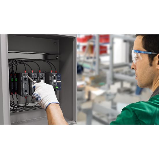 Picture of DIN rail mount relay, Harmony Solid State Relays, 45A, zeroVoltage switching, contactor configuration , input 4 to 32V DC, output 48 to 600V AC