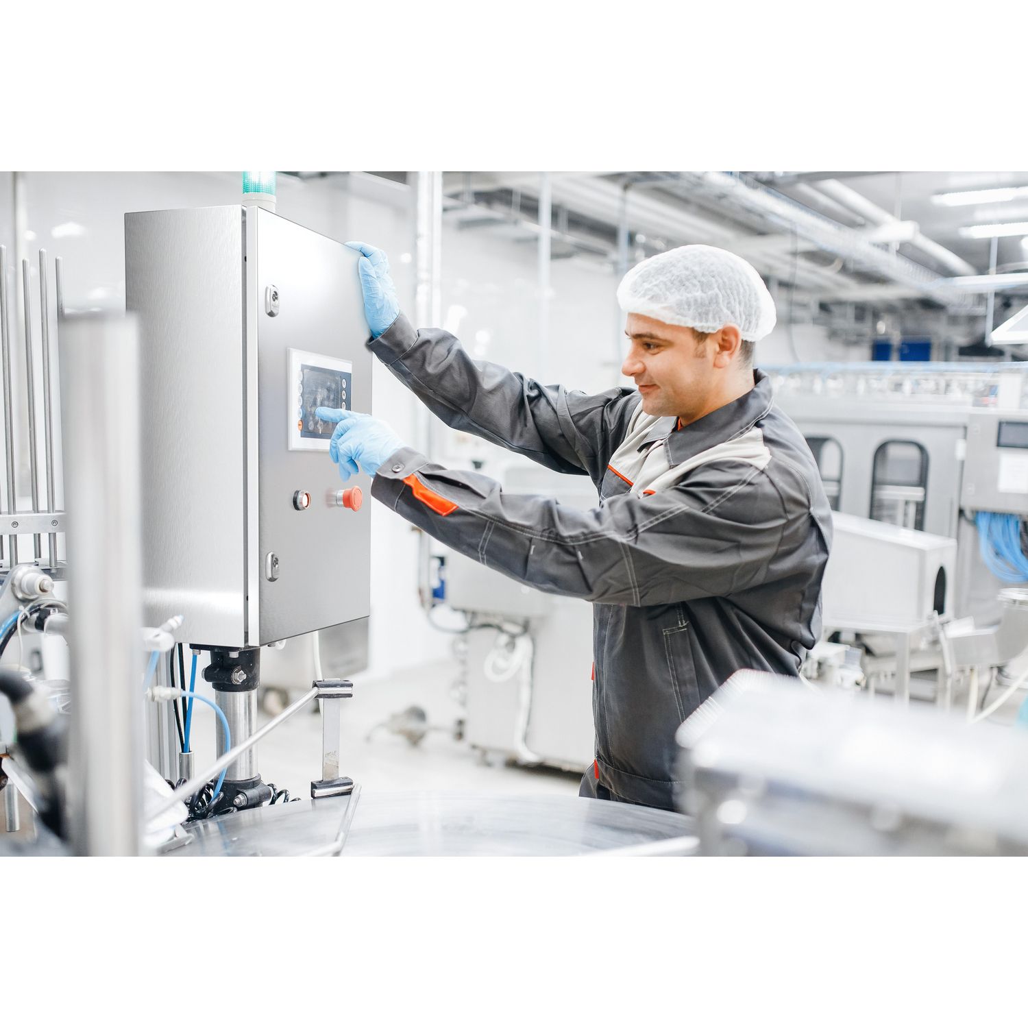 Picture of Wall mounted enclosure, Spacial S3X, stainless steel 316L, plain door, 500x400x200mm, IP66