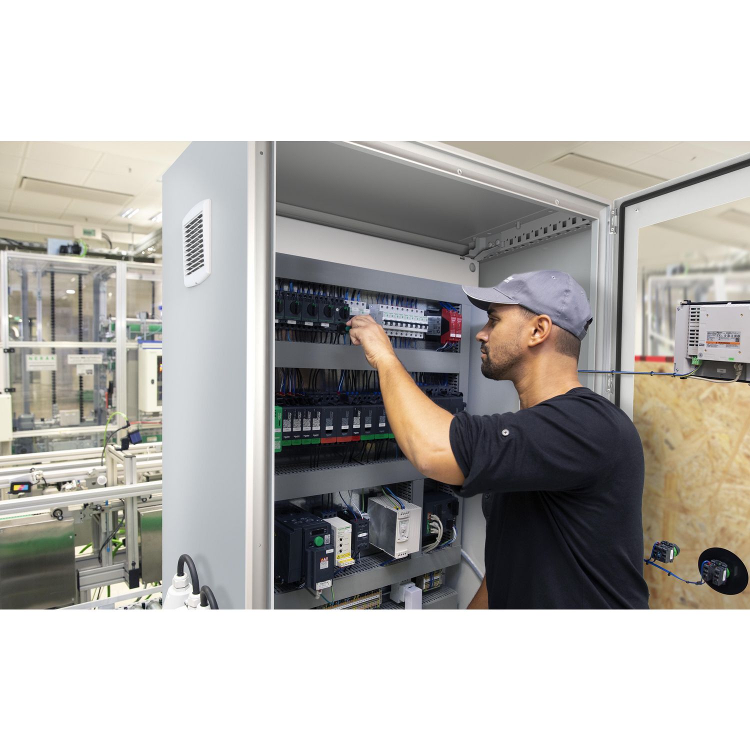 Picture of Spacial SM compact enclosure with mounting plate - 2000x1000x500 mm