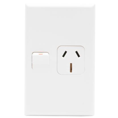 Picture of Socket Outlet 600 Series - Single switched - Assembled - Vertical - 250 V - 15 A - White