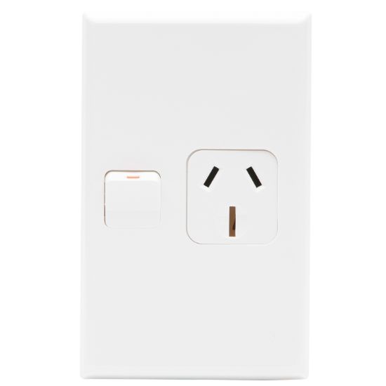 Picture of Socket Outlet 600 Series - Single switched - Assembled - Vertical - 250 V - 15 A - White