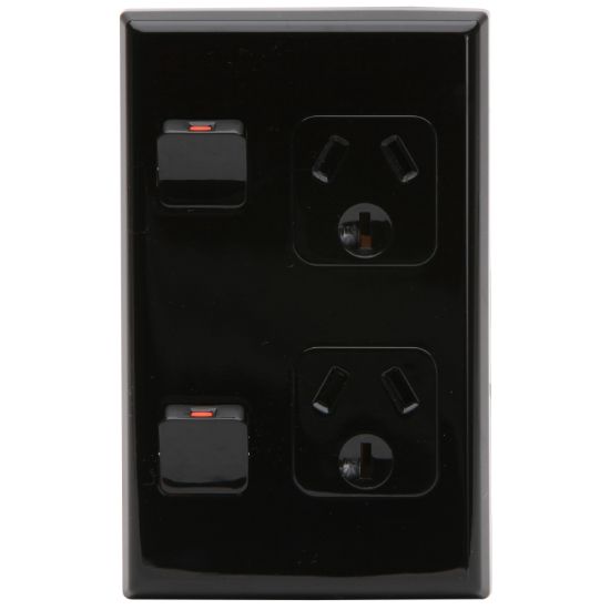 Picture of Socket Outlet 600 Series - Twin switched - Assembled - Vertical - 250 V - 10 A - Black