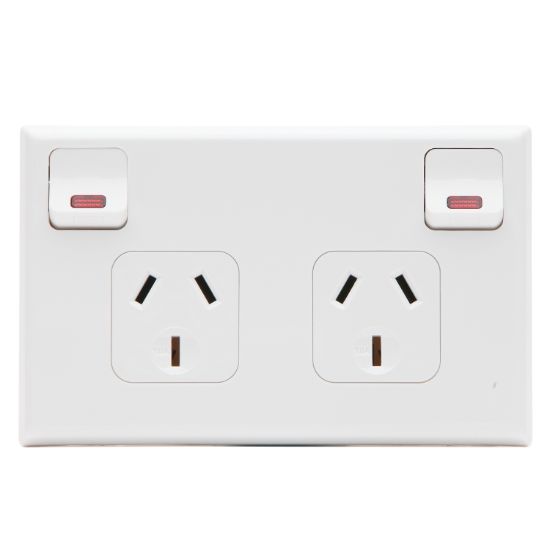 Picture of Socket Outlet 600 Series - Twin switched - Assembled - Horizontal - Neon ON indicator - 250 V - 10 A - White