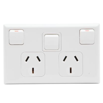 Picture of Socket Outlet 600 Series - Twin switched - Assembled - Horizontal - Extra switch - 240 V - 10 A - White