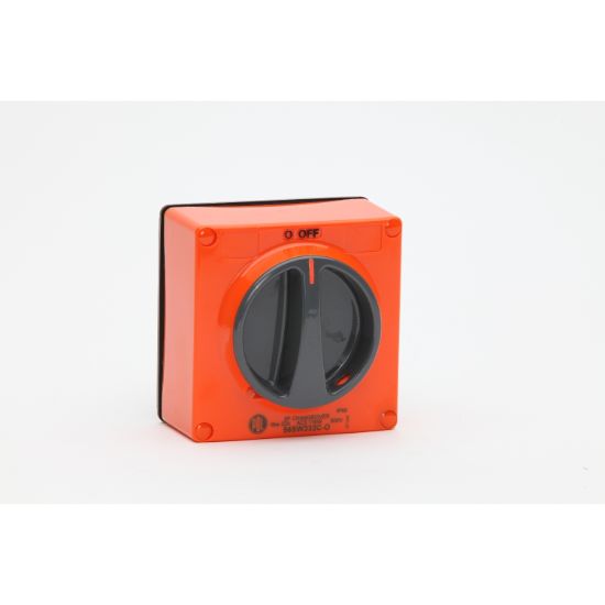Picture of Switch - Changeover, 32A, 500V, 3-Pole, Resistant Orange