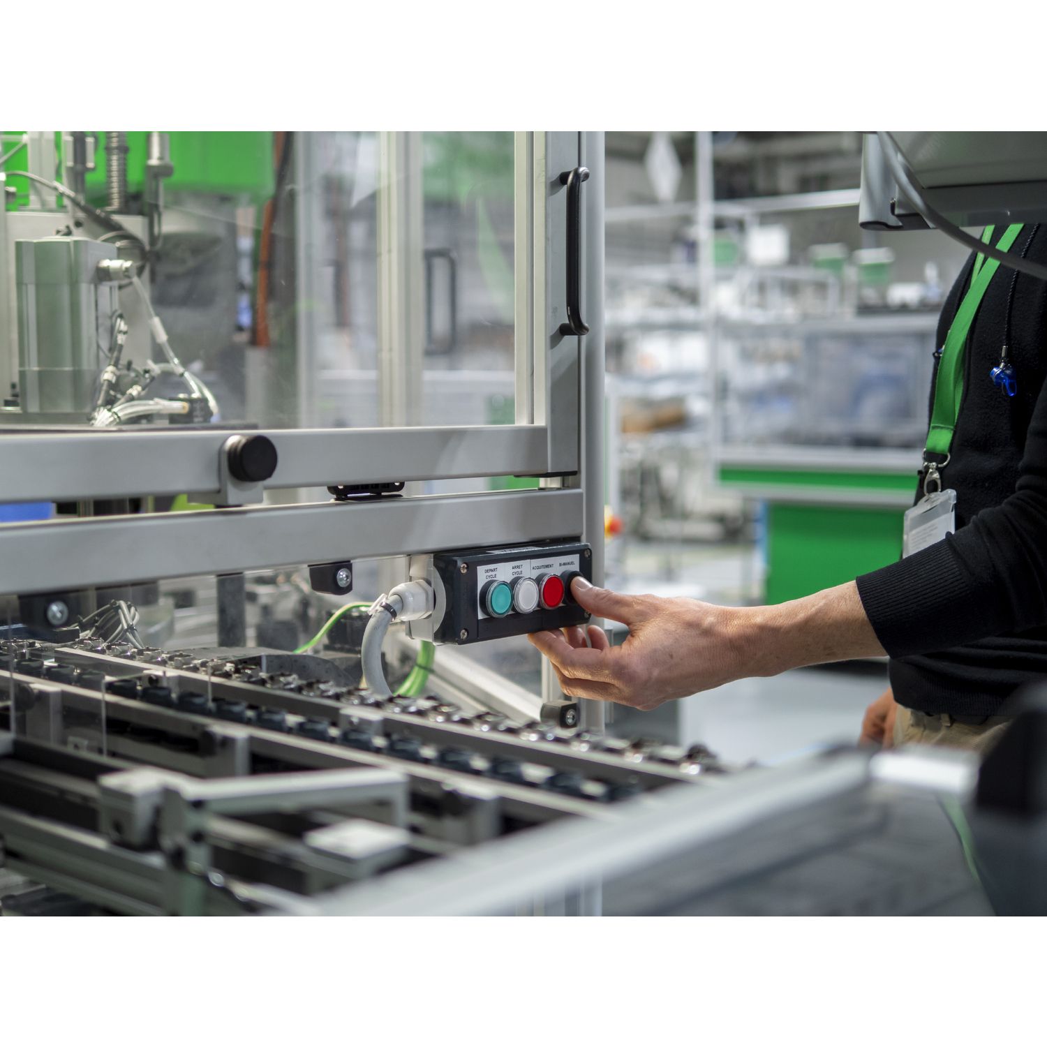 Picture of Head for non illuminated pushbutton, Harmony XB5, plastic, green, mushroom 40mm, 22mm, spring return