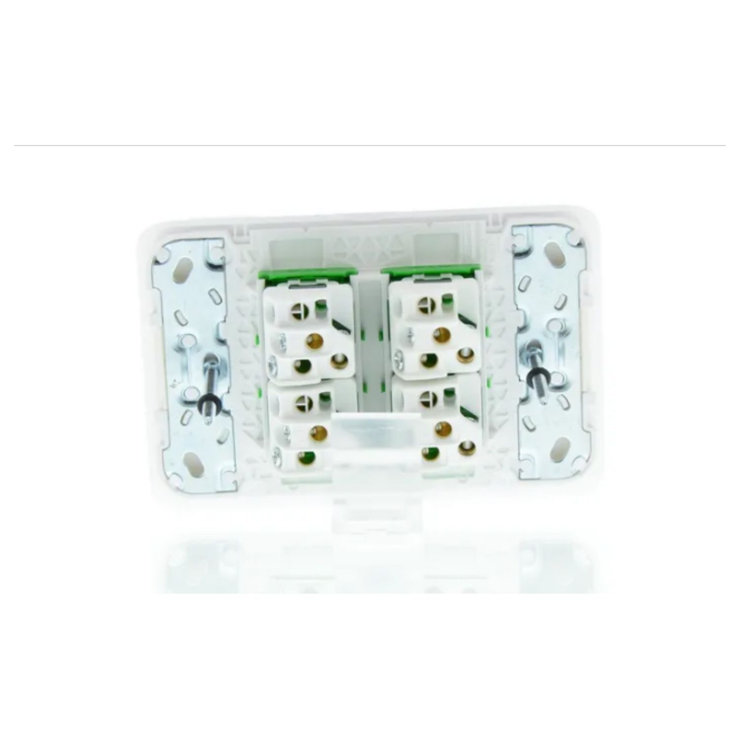 Picture of Flush Switch, Clipsal Iconic, Horizontal Mount, 4 Gang, 1-Way/2-Way, 230/240V 10AX