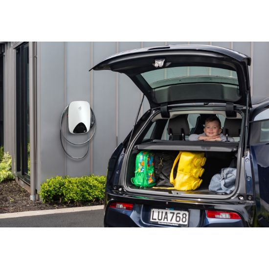 Picture of Charging station, EVlink Home, 1P+N, attached cable 5m, 7.4kW, 32A, with RDC-DD