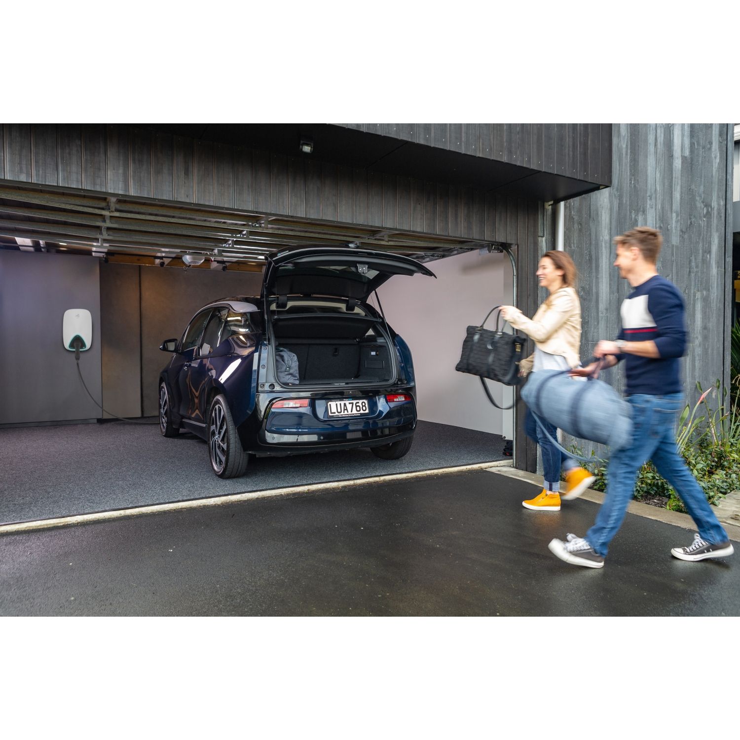 Picture of Charging station, EVlink Home, 1P+N, 1xT2, 7.4kW, 32A, with RDC-DD