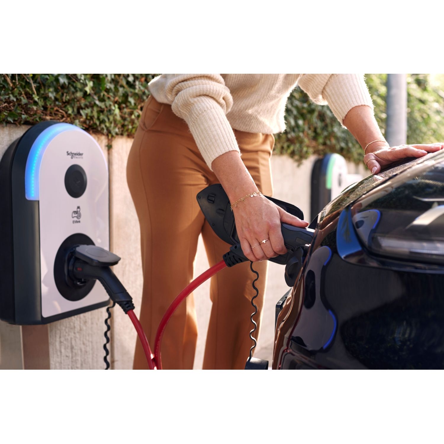 Picture of Charging station, EVlink Pro AC, AC Metal, 22kW, 32A, 3P+N, T2S socket-outlet, RDC-DD 6mA, MNx aux.