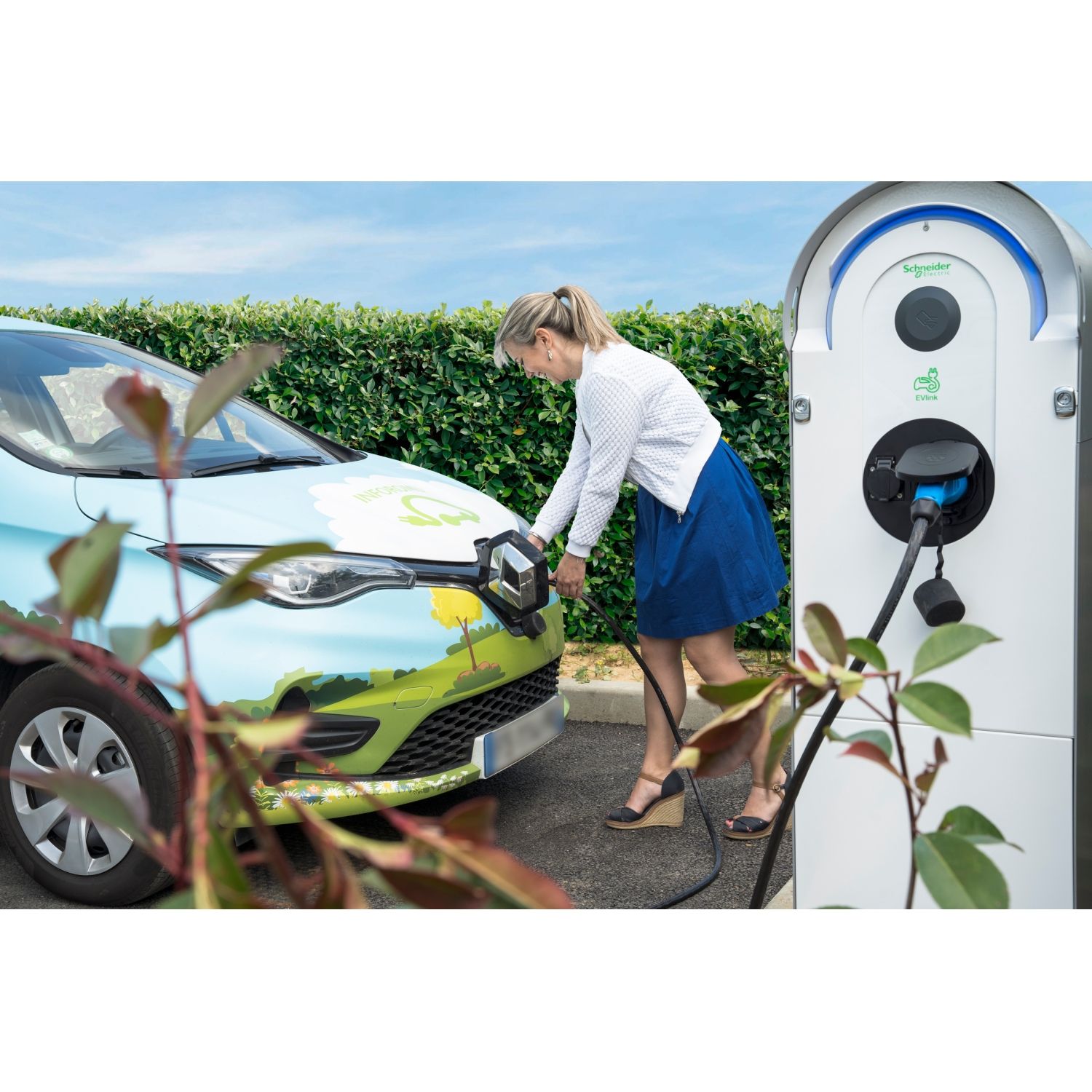 Picture of Kit enclosure, EVlink Pro AC, Metal, for 1 floor-standing charging station, steel