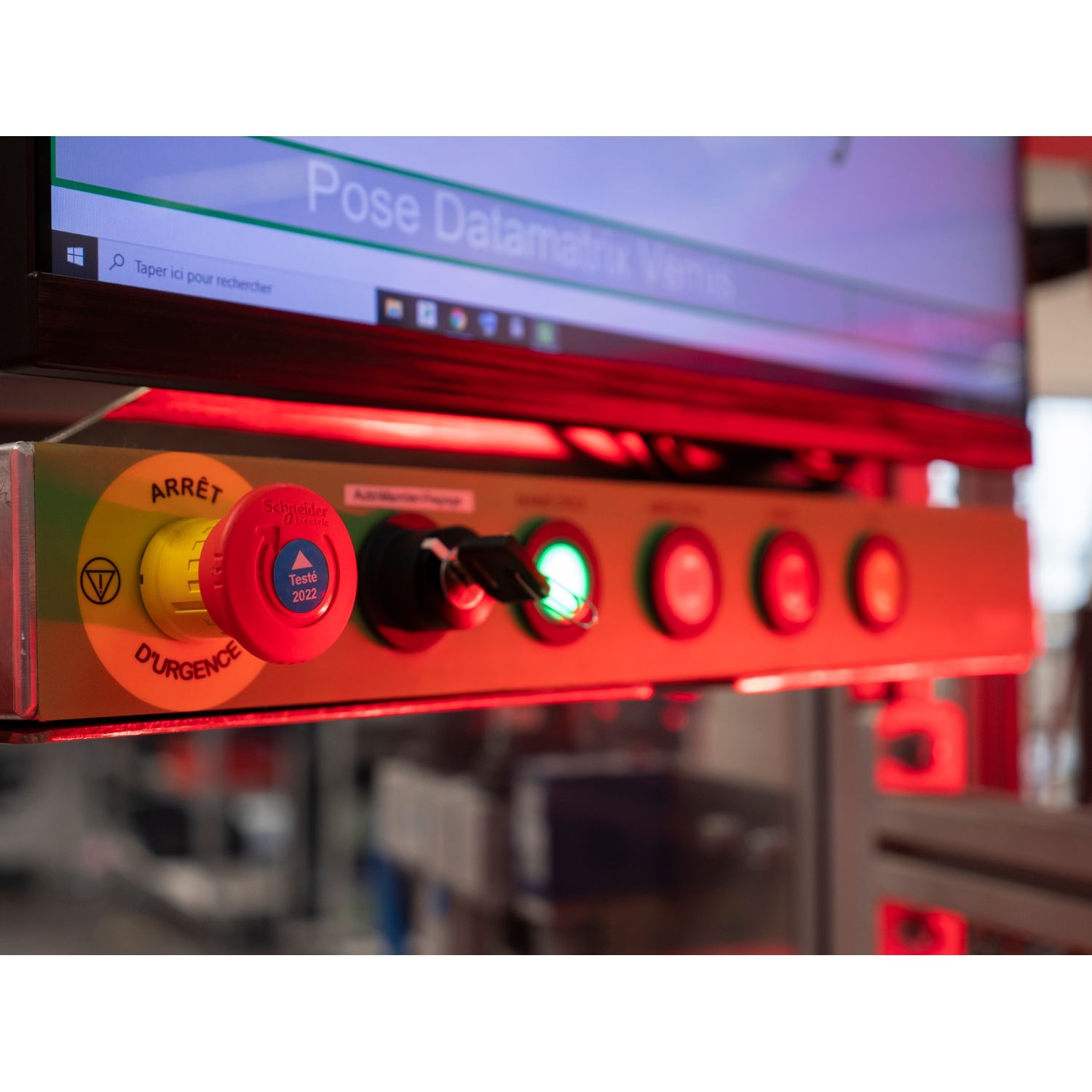 Picture of Head for double headed push button, Harmony XB5, plastic, 22mm, 1 green flush marked I + 1 red flush marked O