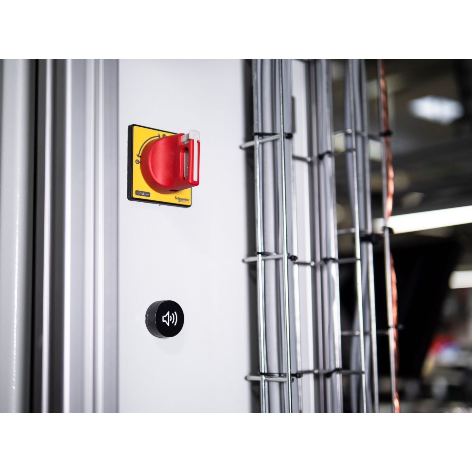 Picture of Annunciator, Harmony XB5, Illuminated buzzer, plastic, red, 22mm, continuous or intermittent tone, 110...120V AC DC