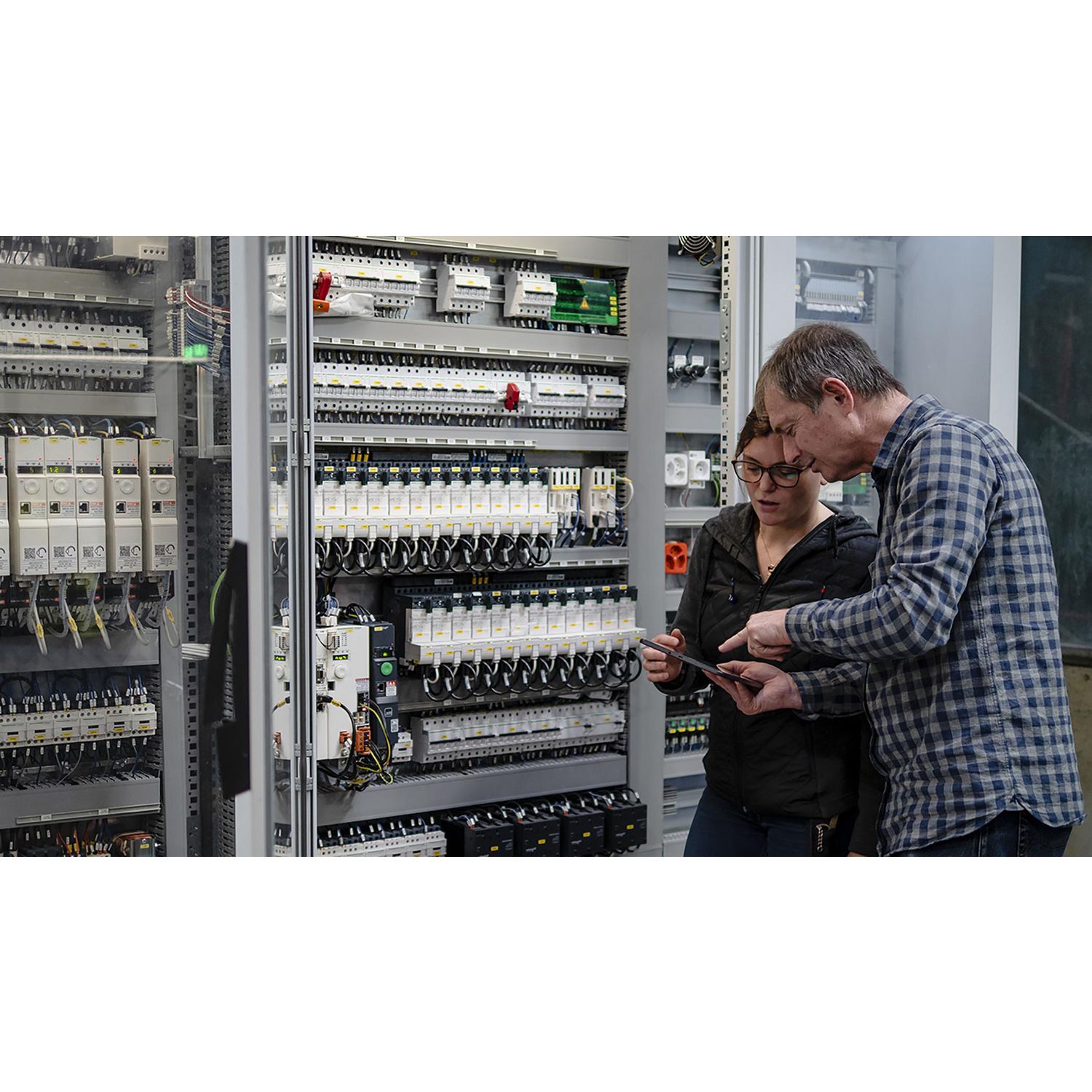 Picture of 3-phase control relay, Harmony Control Relays, 8A, 2CO, overfrequency and underfrequency, 208â€¦480V AC