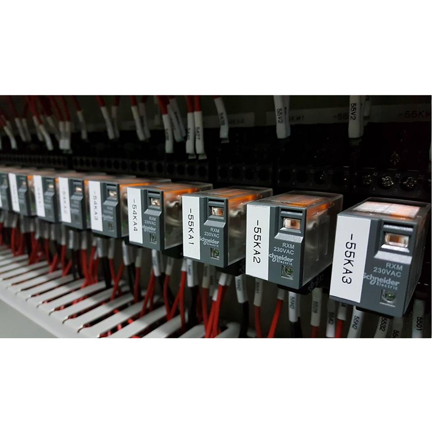 Picture of miniature plug in relay, Harmony Electromechanical Relays, 10A, 3CO, lockable test but to n, 24V DC