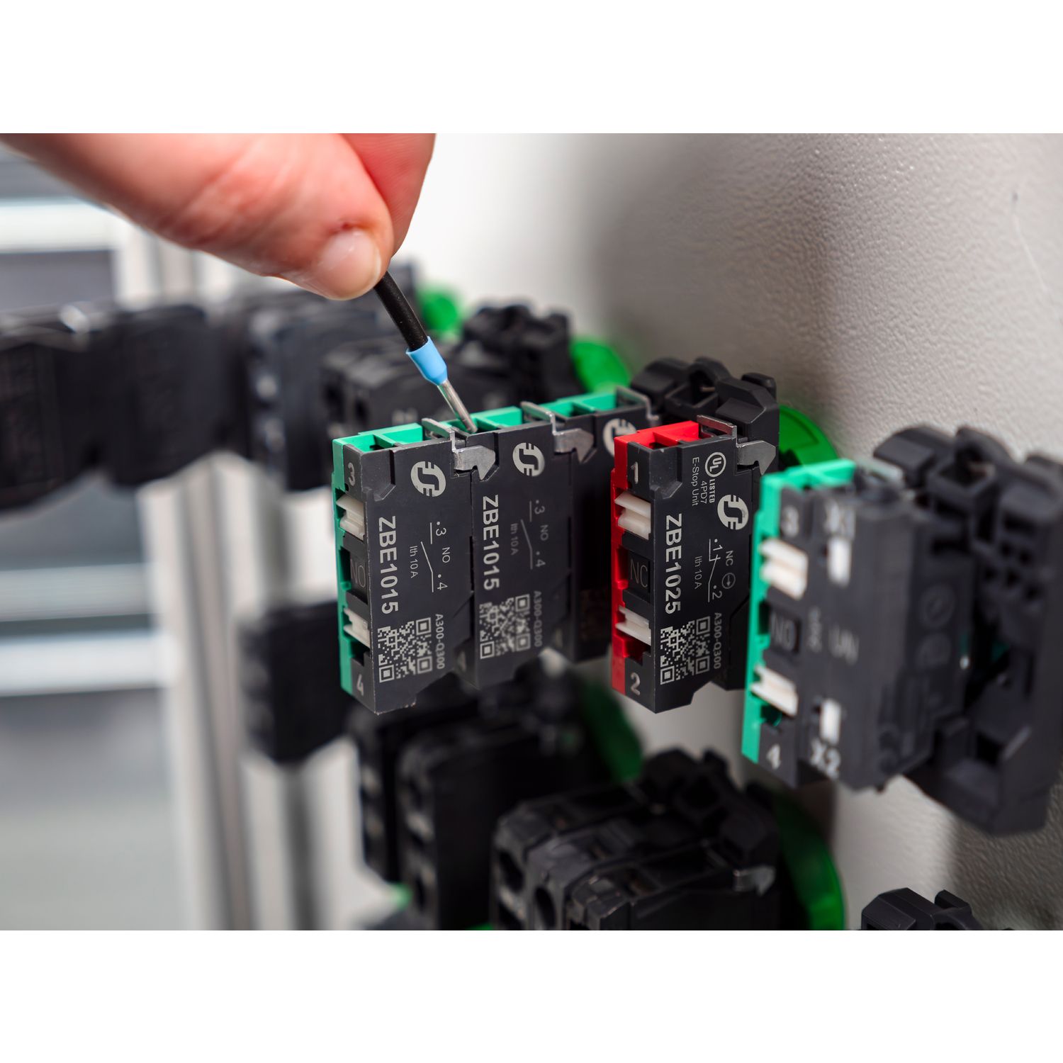 Picture of Panel mounted timer monofunction, Harmony XB5, plastic, 22mm, time delay 0.5...10s, 100...240V AC DC