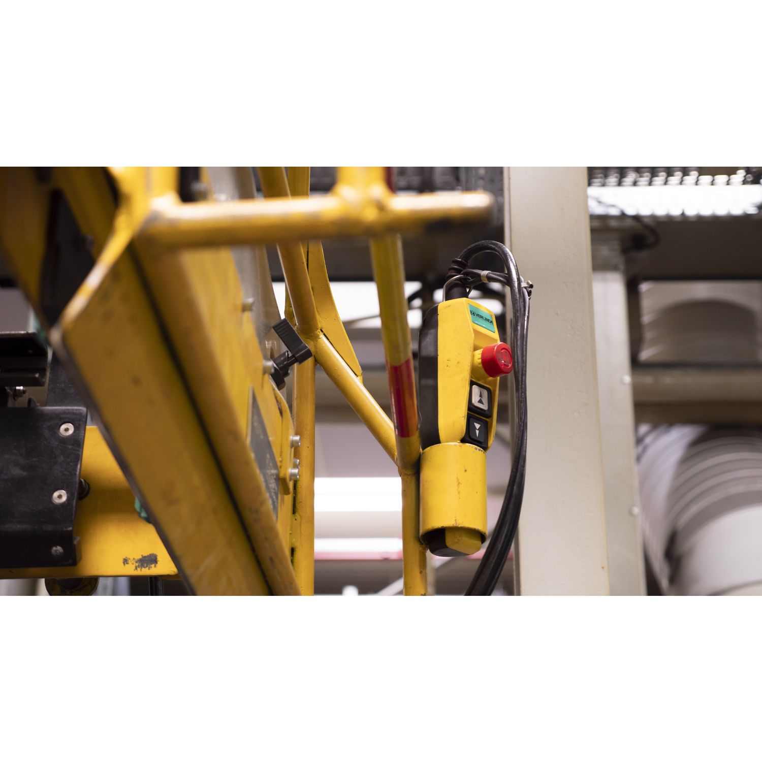 Picture of Single contact block, Harmony XAC, spring return, screw clamp terminal, 1NC