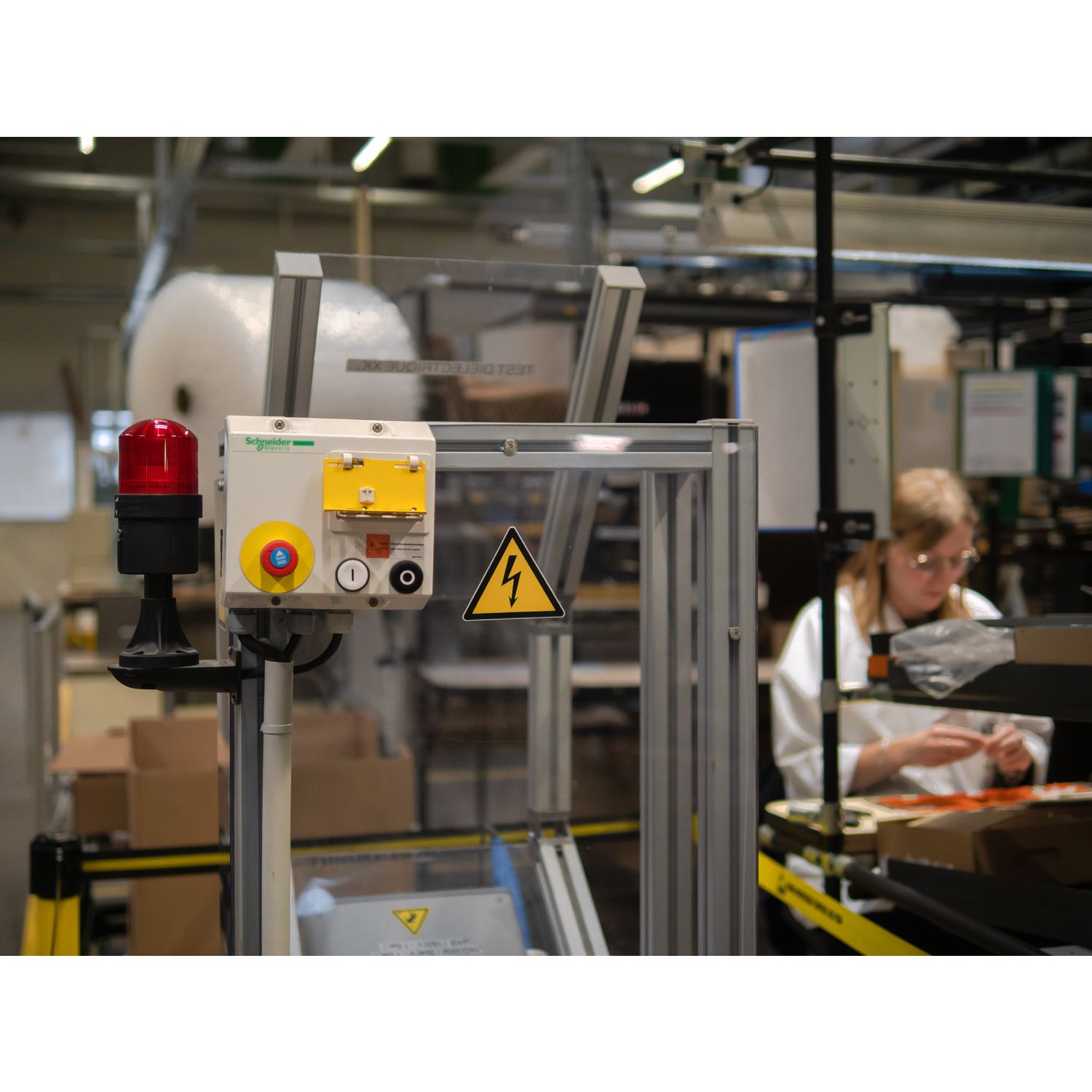 Picture of LED bulb BA 15d green steady light 230V