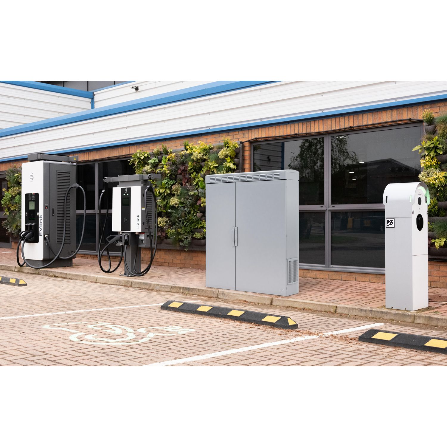 Picture of ClimaSys forced vent. IP54, 262m3/h, 24V DC, with outlet grille and filter G2