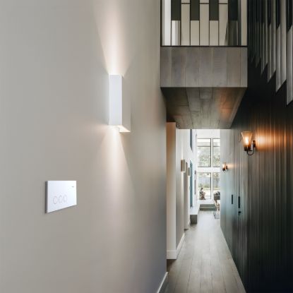 Picture of Flush Switch, Clipsal Solis, Horizontal Mount, 3 Gang, 230V-240V, 10AX 1-Way/2-Way
