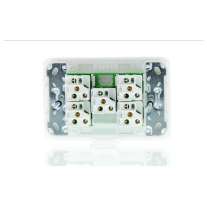 Picture of Flush Switch, Clipsal Iconic, Horizontal Mount, 5 Gang, 1-Way/2-Way, 230/240V 10AX